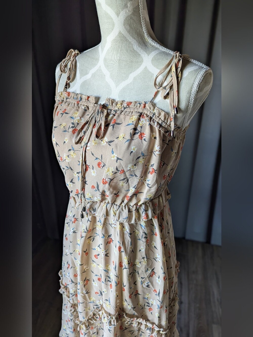 J.O.A. – Beige Floral Tie Shoulder Dress Women's Size XS